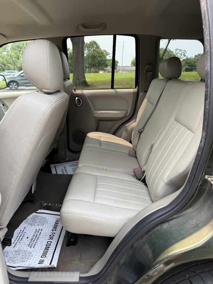Used 2007 Jeep Liberty Limited AWD/4WD image 13