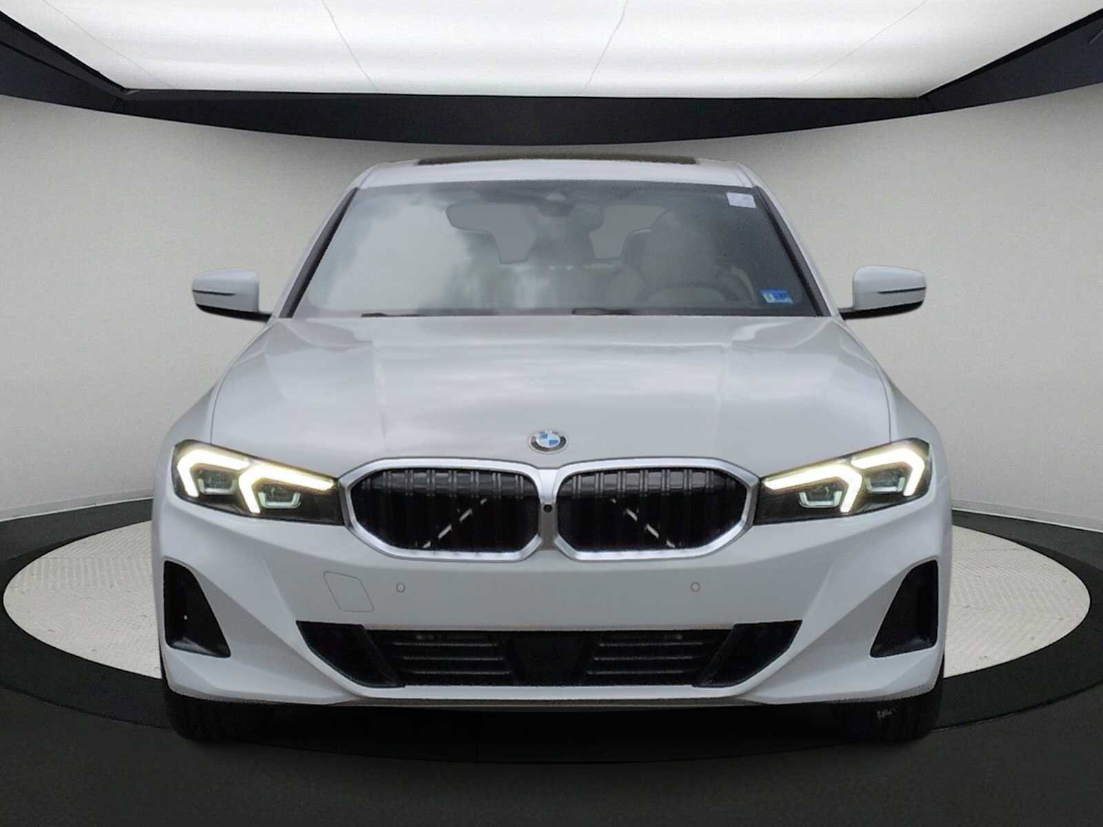 Used 2026 BMW 330i xDrive Sedan w/ Premium Package AWD/4WD image 3