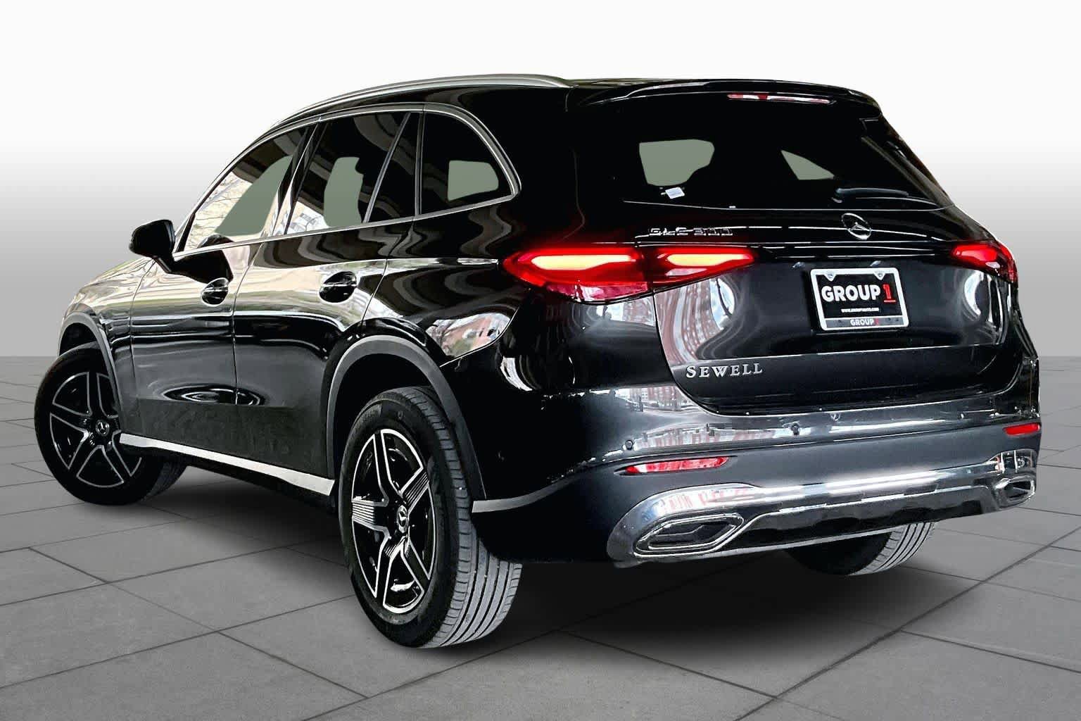Used 2026 Mercedes-Benz GLC 300 image 11