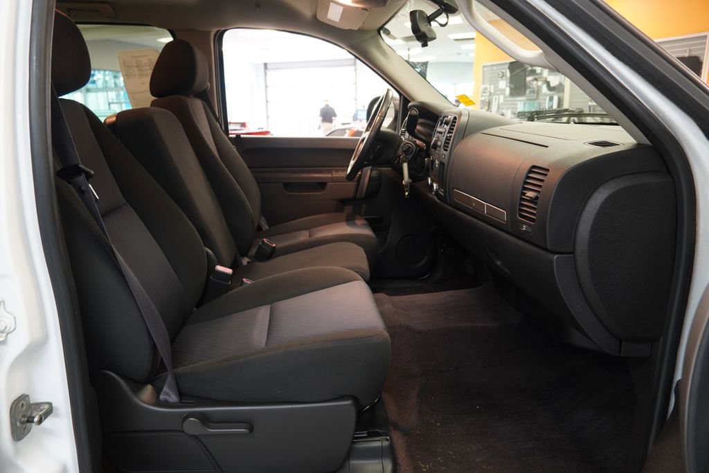 Used 2011 Chevrolet Silverado 1500 LT w/ All-Star Edition AWD/4WD image 30
