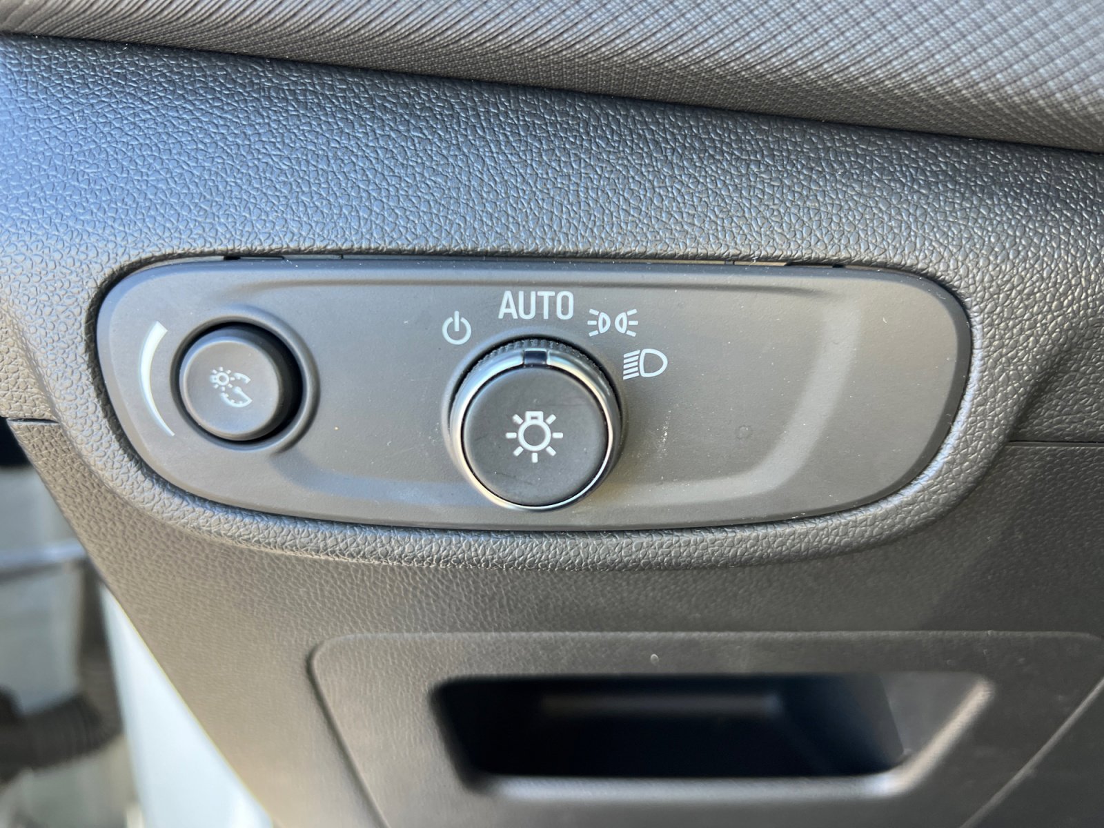 Used 2024 Chevrolet TrailBlazer LT w/ LT Cold Weather Package image 21