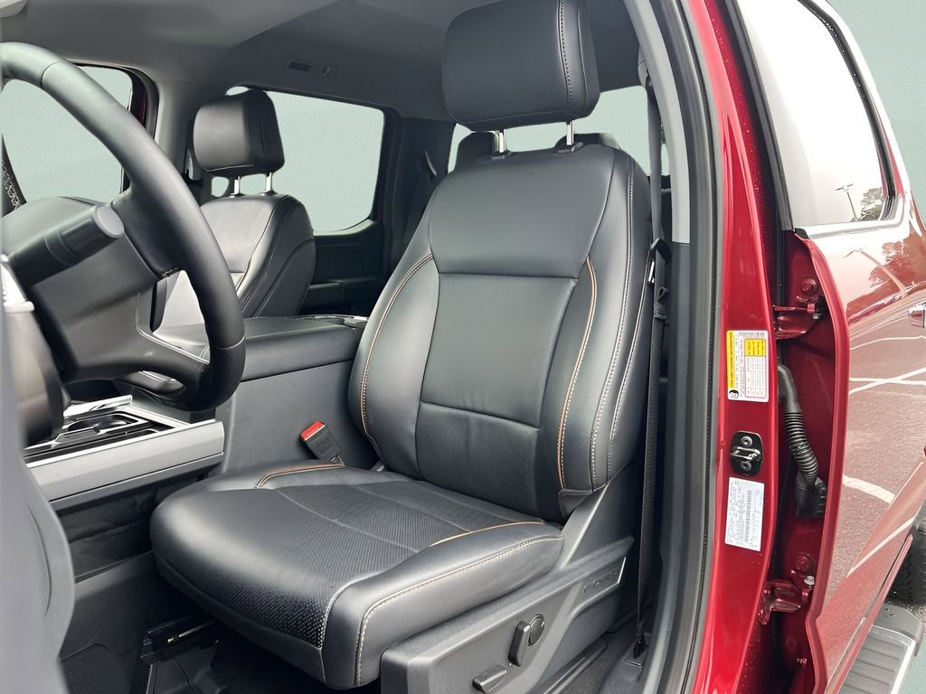 Used 2025 Ford F250 Lariat w/ Chrome Package image 16