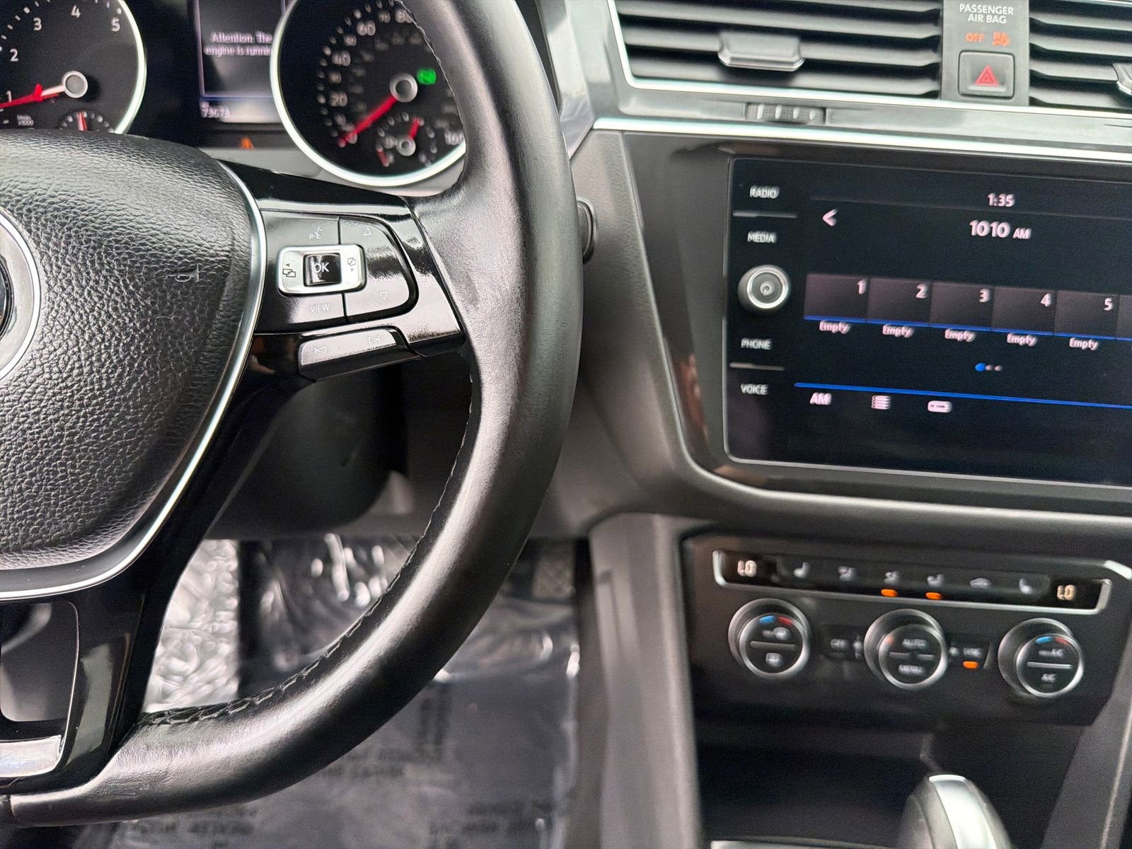 Used 2019 Volkswagen Tiguan SE image 16