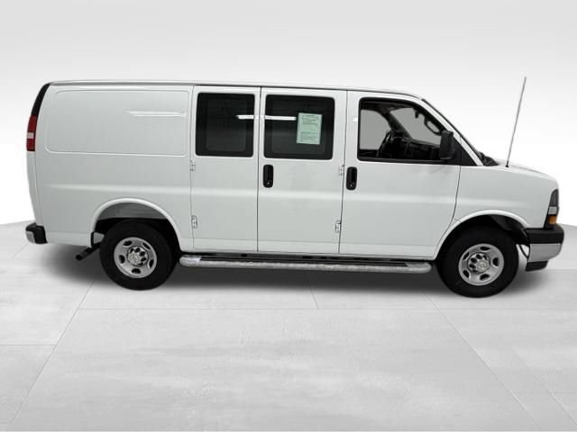 Certified 2025 Chevrolet Express 2500 w/ Driver Convenience Package RWD image 4
