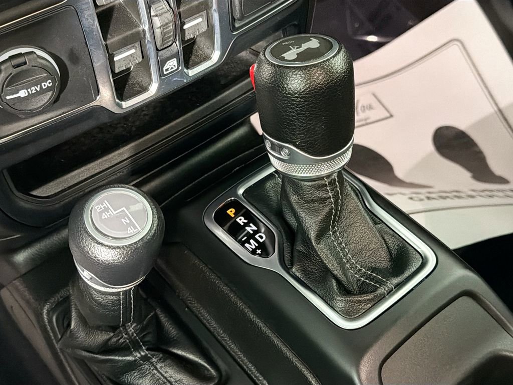 Used 2024 Jeep Wrangler Sahara image 16