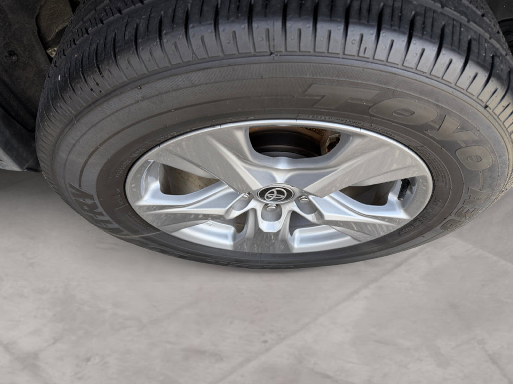 Used 2025 Toyota RAV4 XLE AWD/4WD image 14