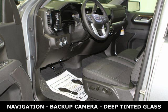 New 2025 GMC Sierra 1500 Elevation image 14