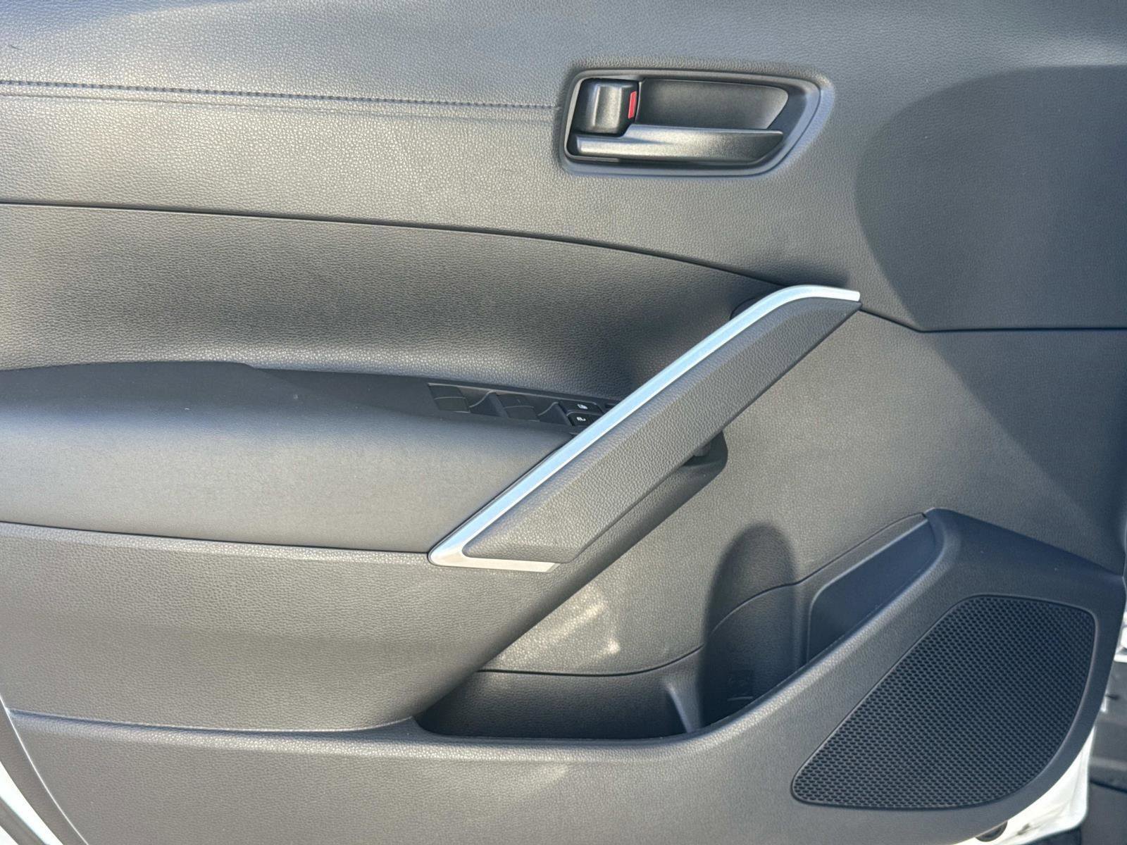 Used 2024 Toyota Corolla Cross SE image 18