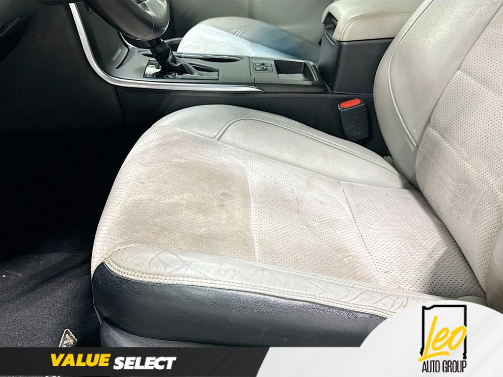 Used 2016 Toyota Camry XSE FWD image 18