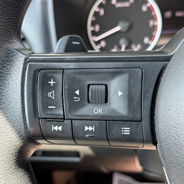 Used 2024 Nissan Rogue S FWD image 16