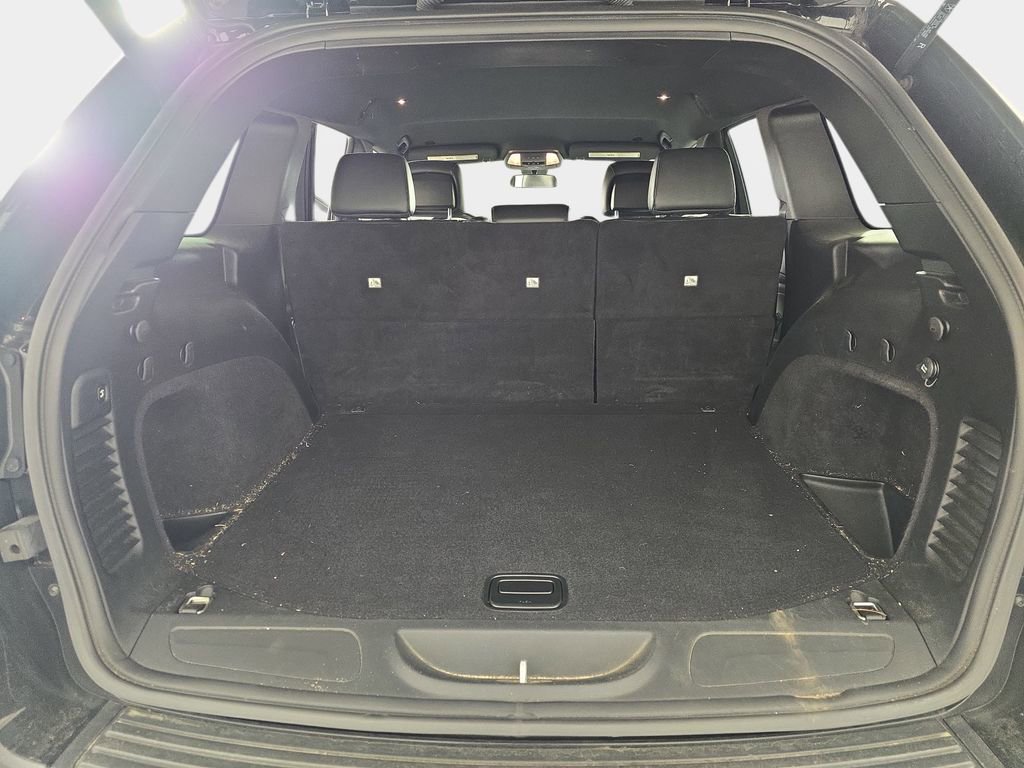 Used 2021 Jeep Grand Cherokee Laredo X image 13