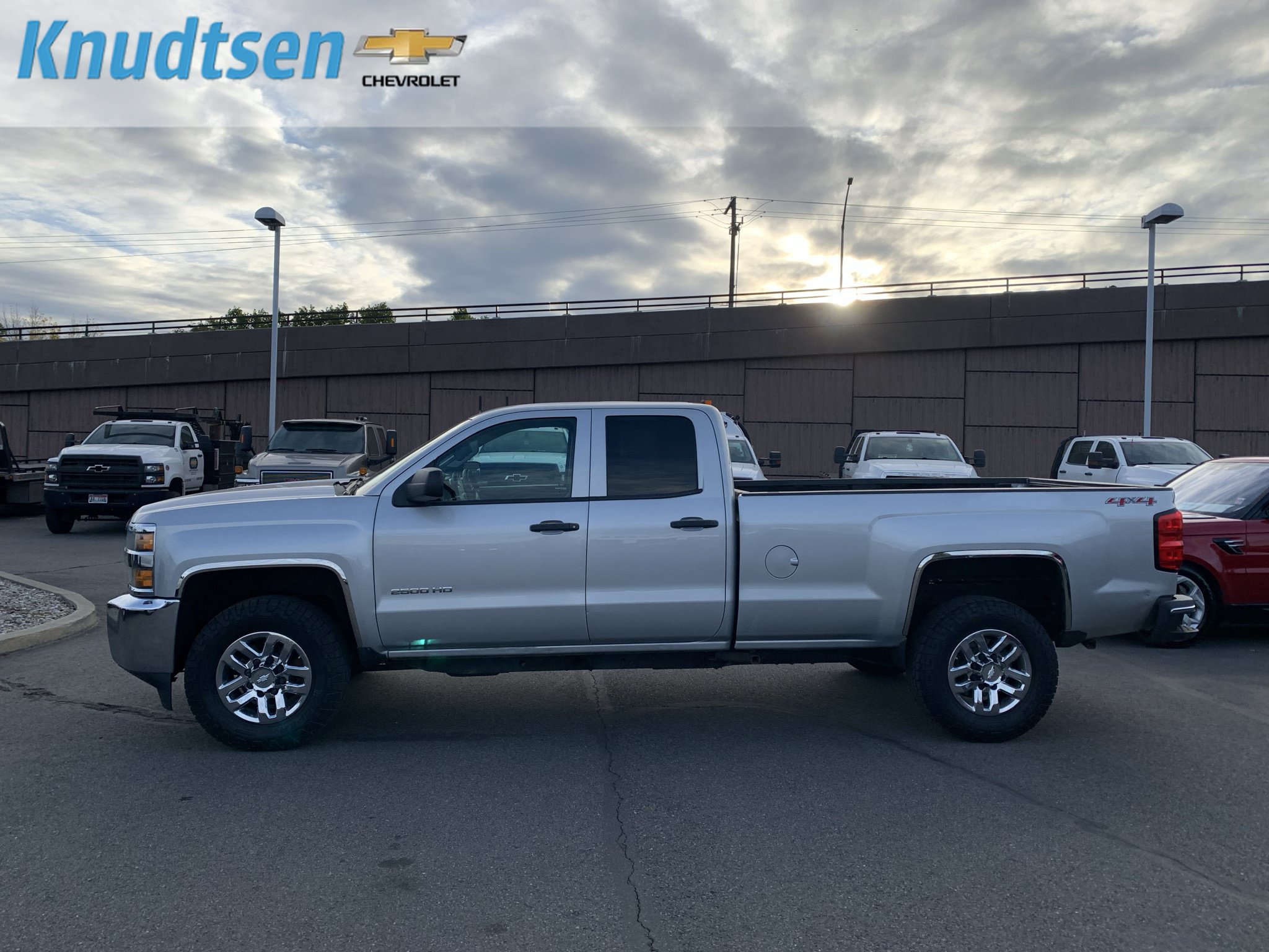 Used 2015 Chevrolet Silverado 2500 W/T AWD/4WD image 4