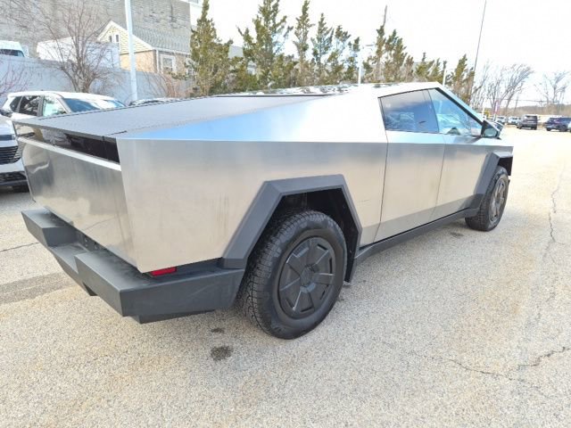 Used 2024 Tesla Cybertruck AWD Crew Cab image 6
