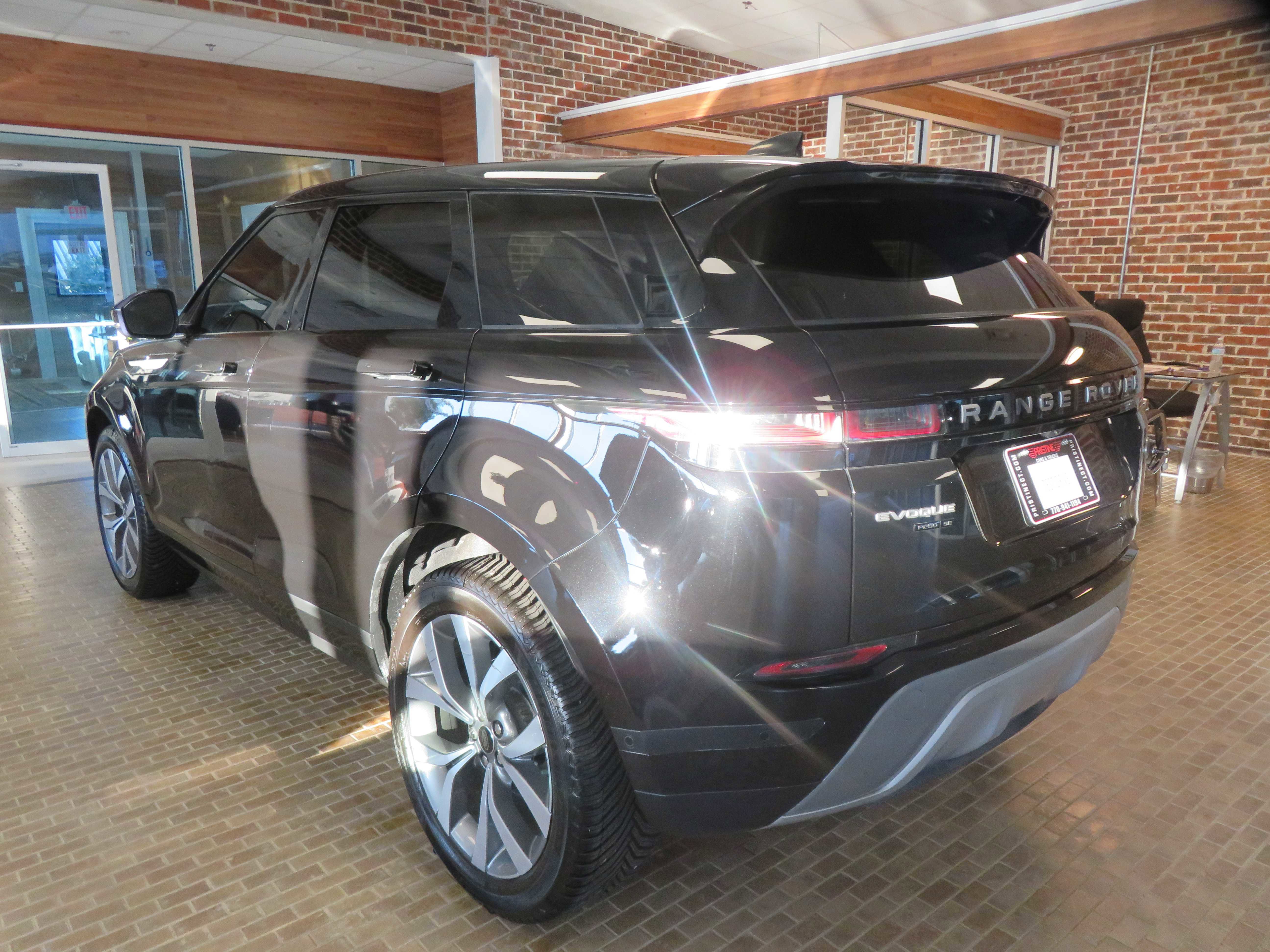 Used 2020 Land Rover Range Rover Evoque SE image 6