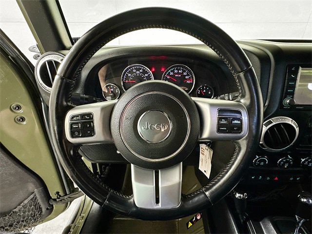 Used 2015 Jeep Wrangler Unlimited Rubicon image 9