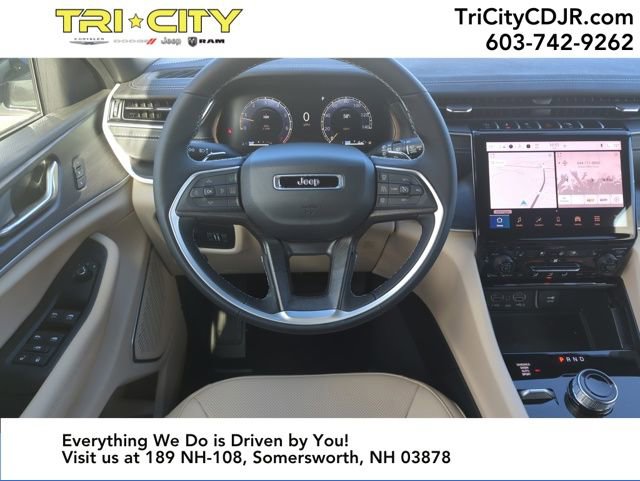 New 2025 Jeep Grand Cherokee Limited w/ Luxury Tech Group II image 13
