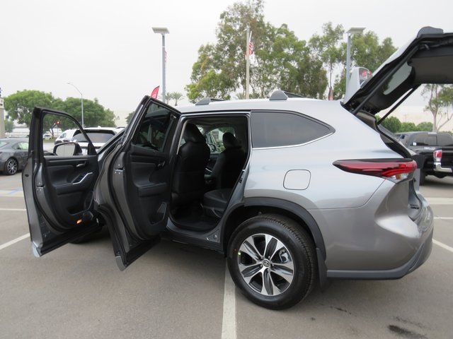 New 2026 Toyota Highlander XLE image 21