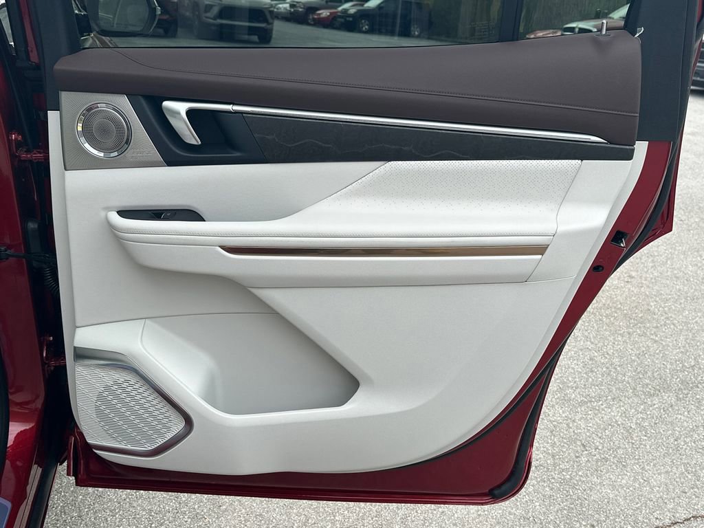 New 2026 Buick Enclave Avenir image 17