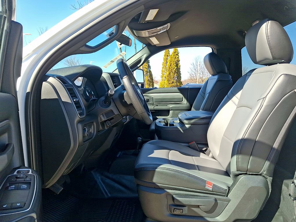 Used 2024 RAM 2500 Tradesman w/ Chrome Appearance Group image 11