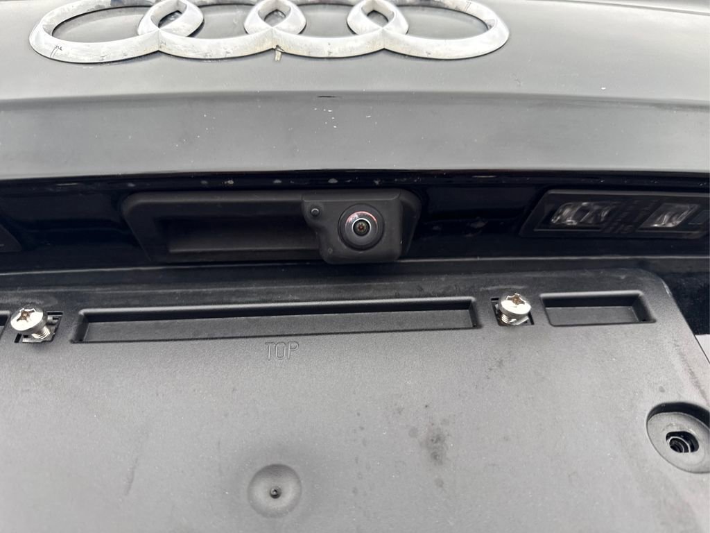 Used 2019 Audi Q5 Prestige w/ Prestige Package image 16