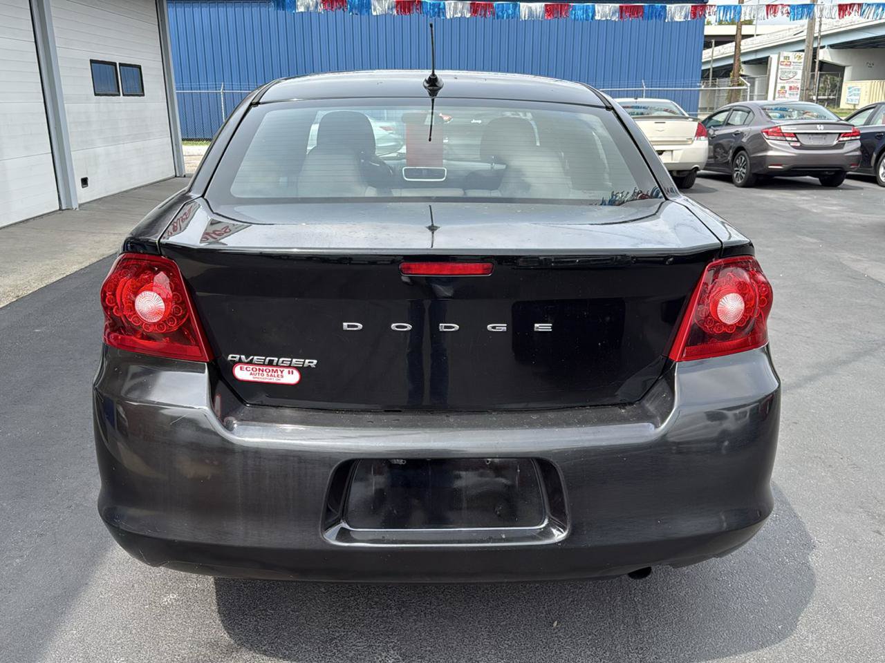 Used 2012 Dodge Avenger SE FWD image 5