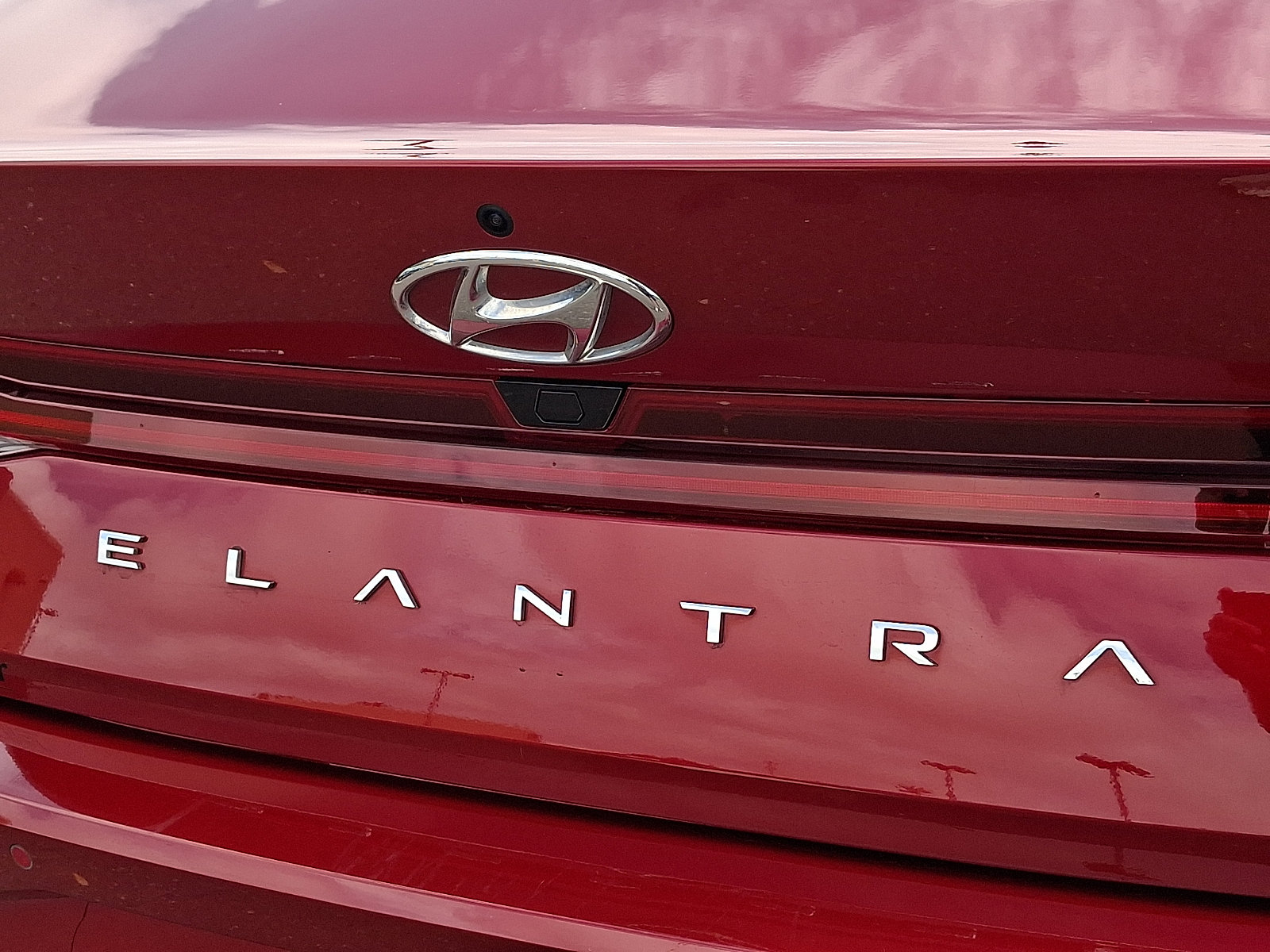 Certified 2023 Hyundai Elantra Limited w/ Preferred Accessory Package FWD image 29