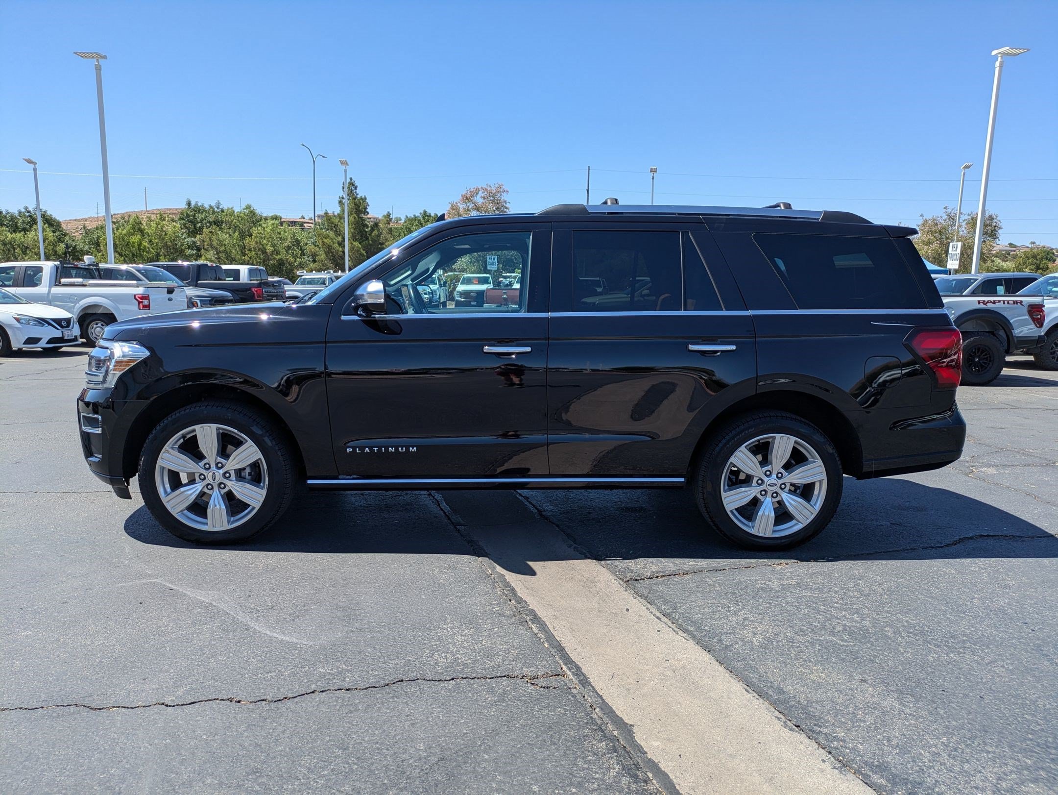Used 2024 Ford Expedition Platinum AWD/4WD image 9