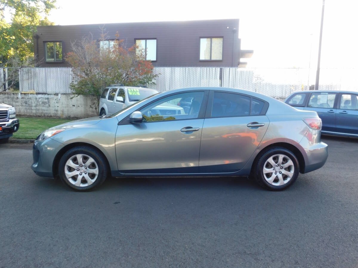 Used 2013 MAZDA MAZDA3 i Sport FWD image 19