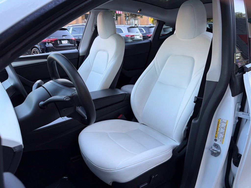 Used 2022 Tesla Model Y Performance AWD/4WD image 26