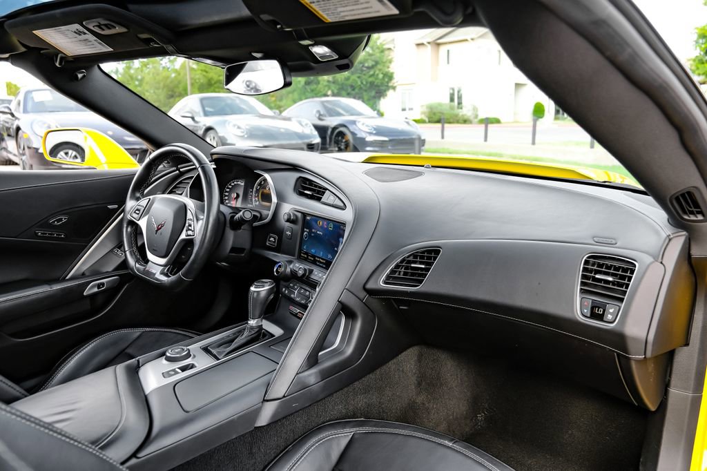 Used 2015 Chevrolet Corvette Z06 w/ 2LZ Preferred Equipment Group RWD image 10