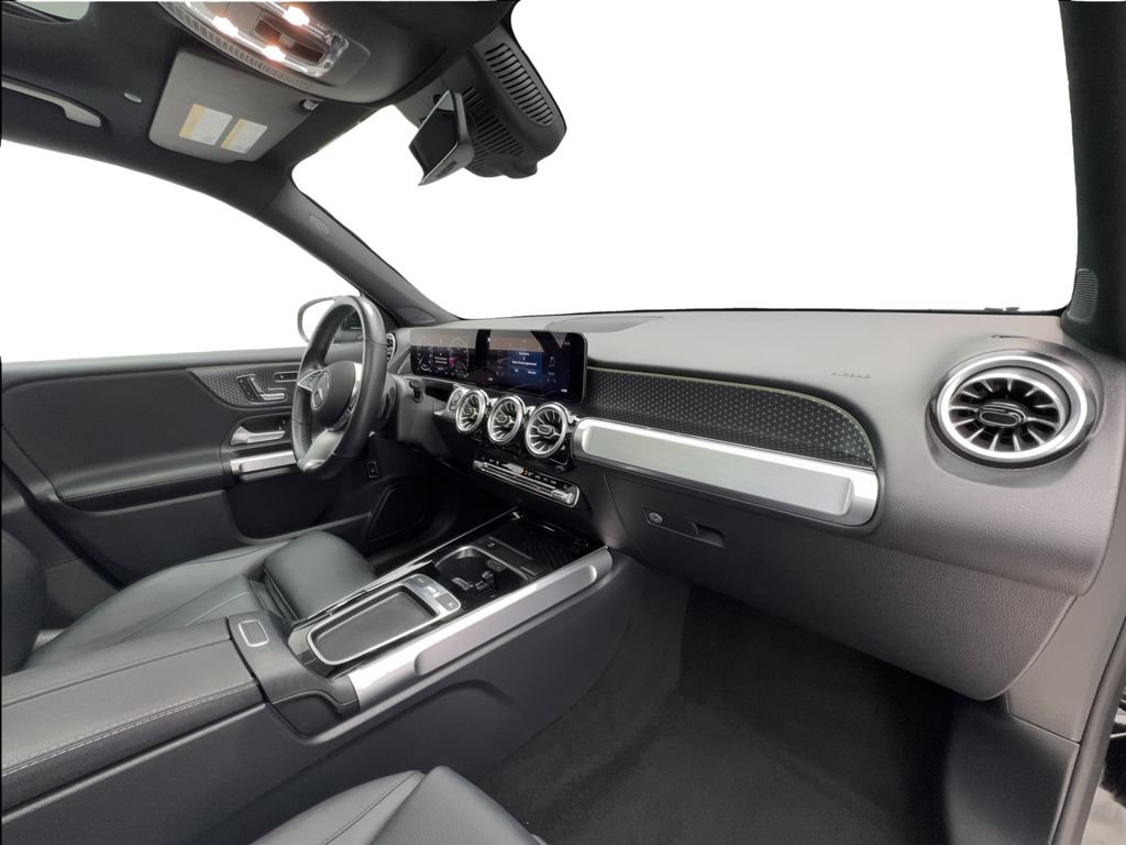 Used 2025 Mercedes-Benz GLB 250 4MATIC image 27
