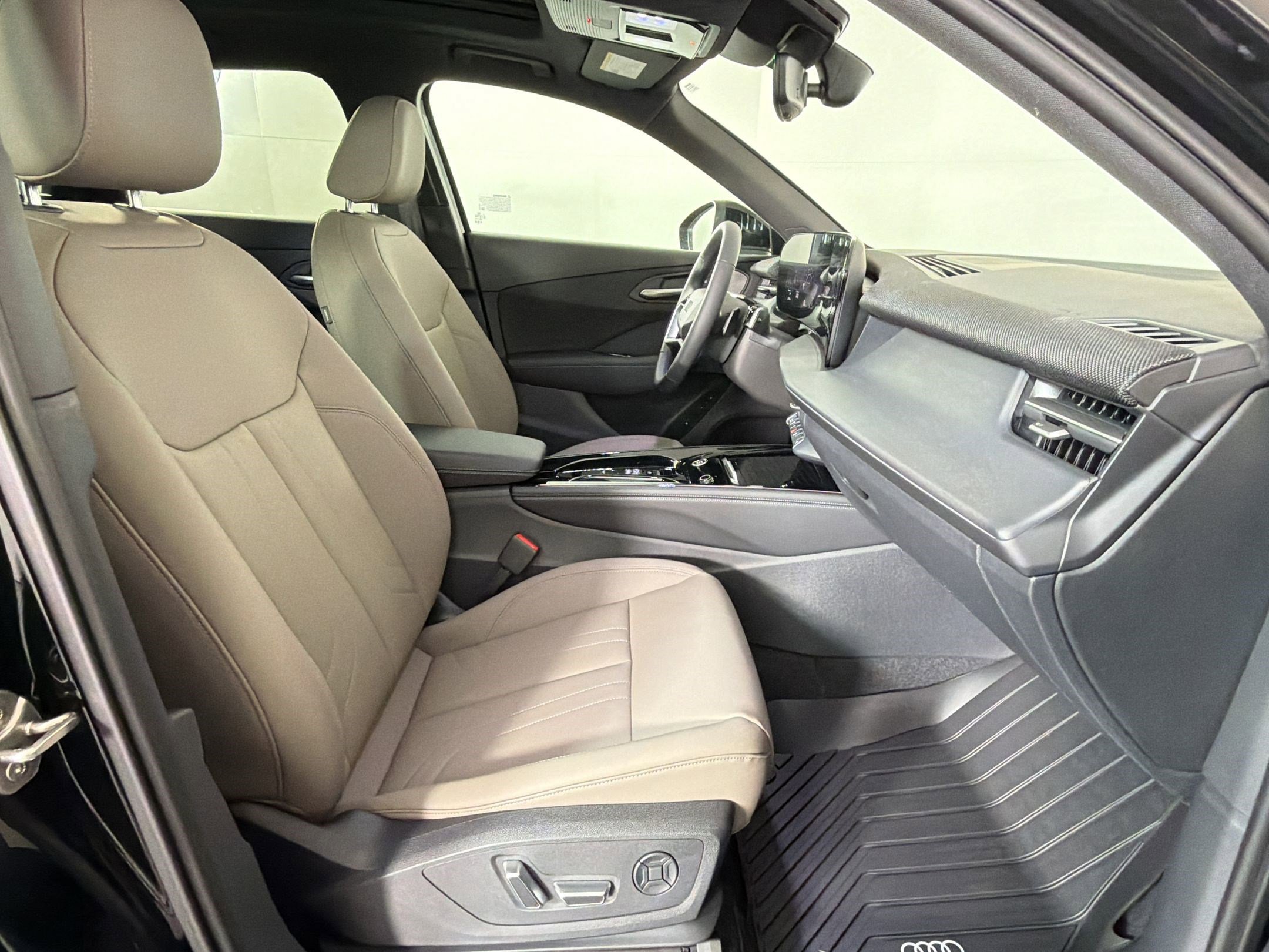 New 2026 Audi Q3 quattro 2.0T AWD/4WD image 31