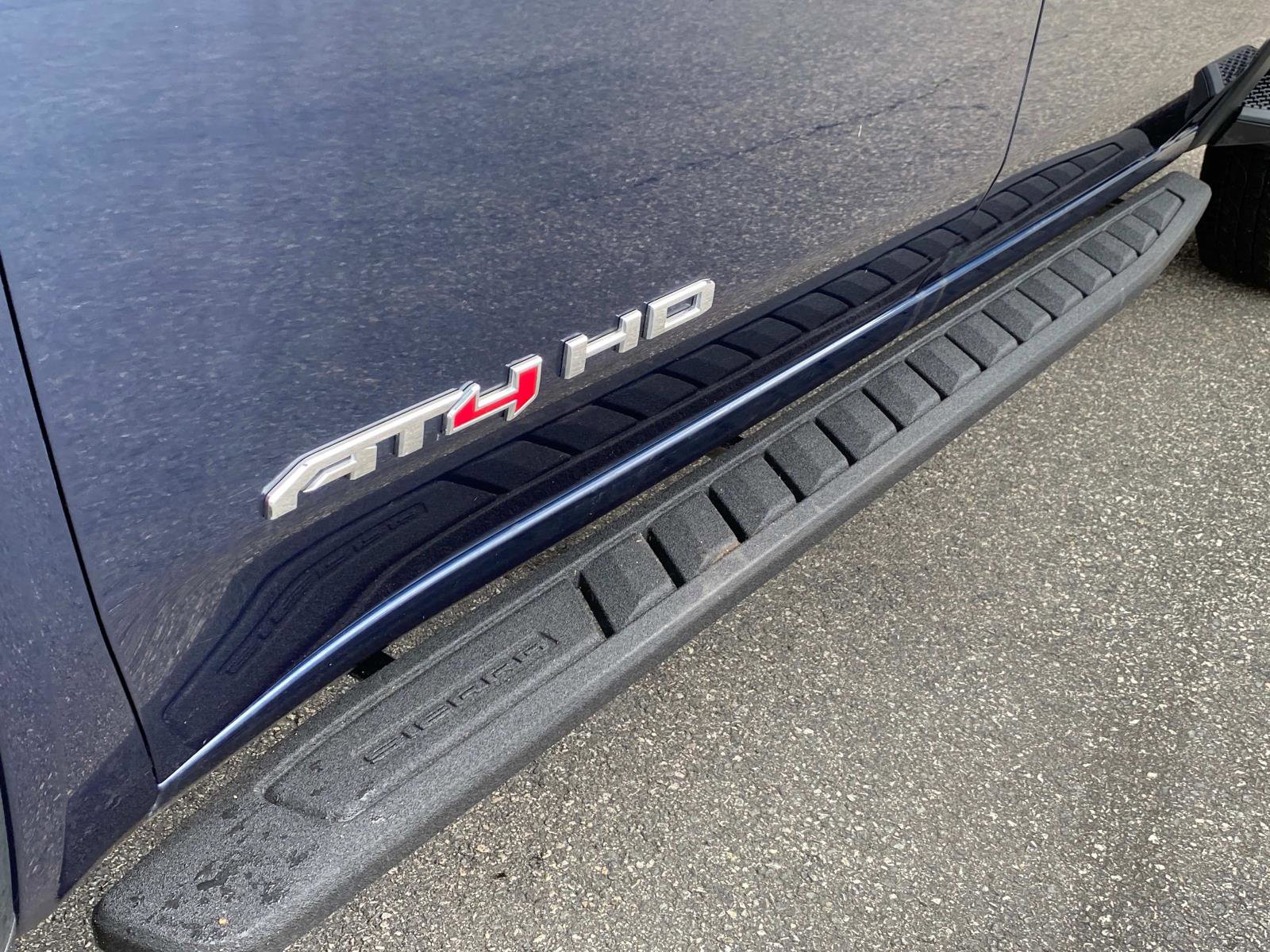 Used 2022 GMC Sierra 2500 AT4 w/ AT4 Preferred Package image 11