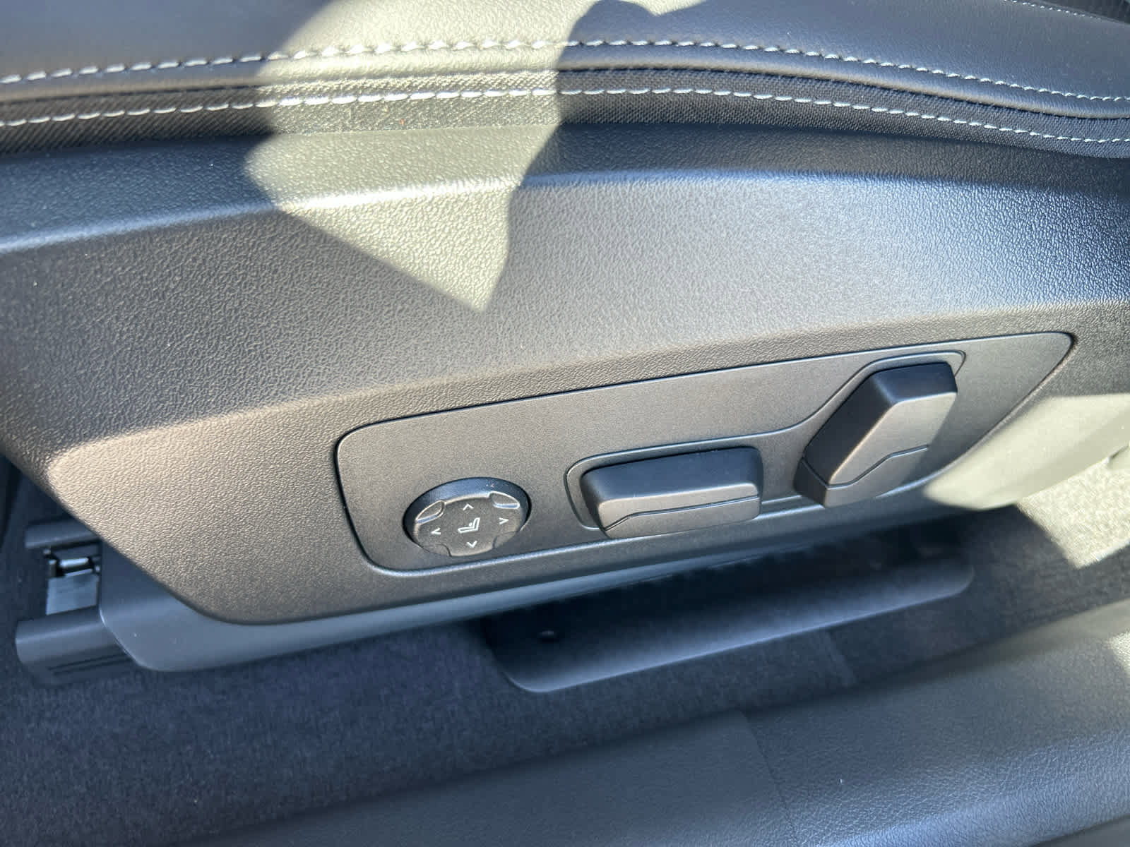 Used 2026 BMW X2 xDrive28i w/ Technology Package image 22