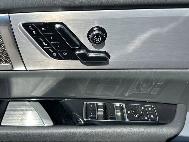 New 2026 Cadillac Vistiq Luxury w/ LPO, Floor Liner Package AWD/4WD image 33