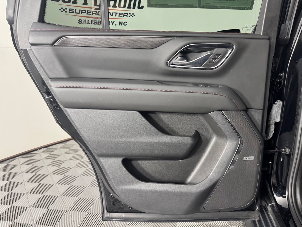 Used 2024 Chevrolet Tahoe RST w/ Luxury Package RWD image 29