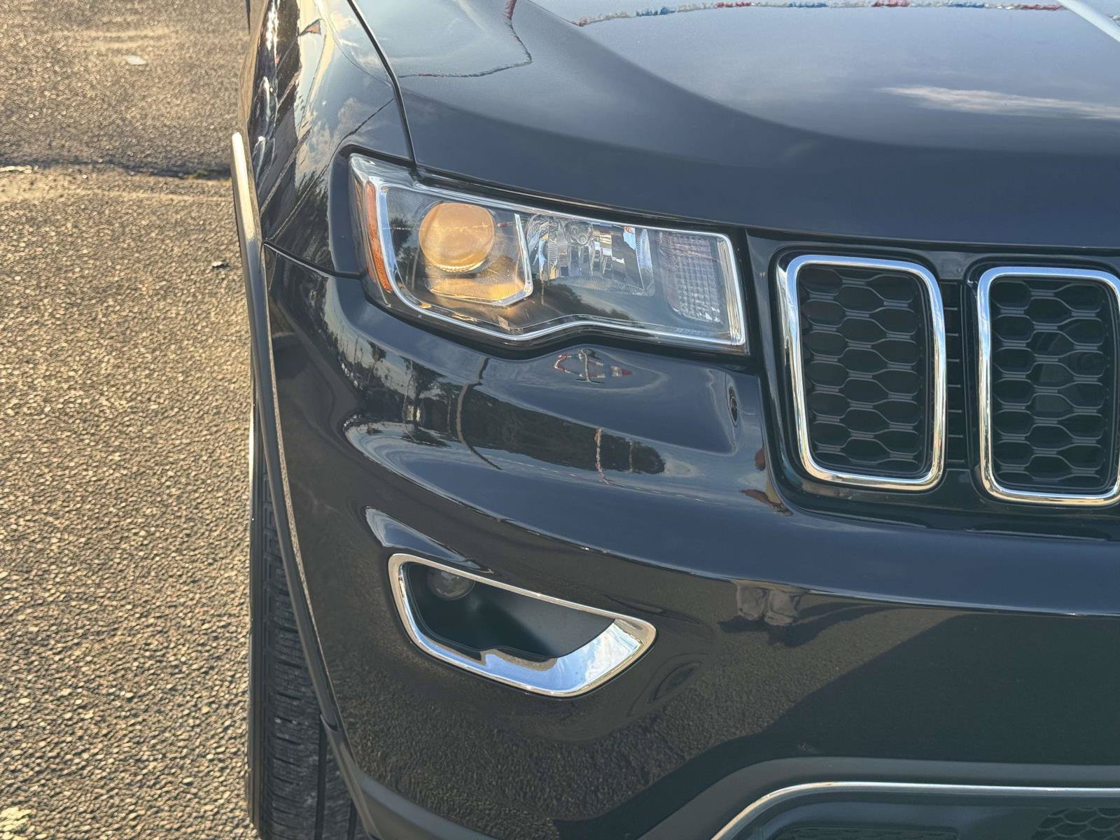 Used 2020 Jeep Grand Cherokee Limited AWD/4WD image 8