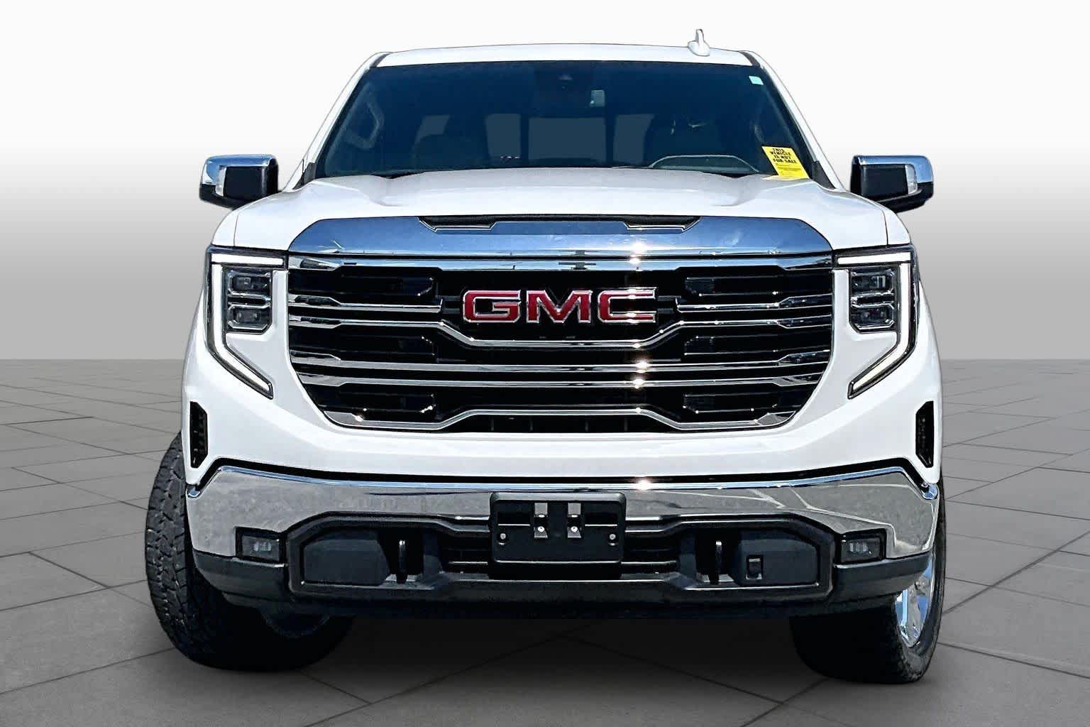 Used 2022 GMC Sierra 1500 SLT w/ SLT Convenience Package AWD/4WD image 4