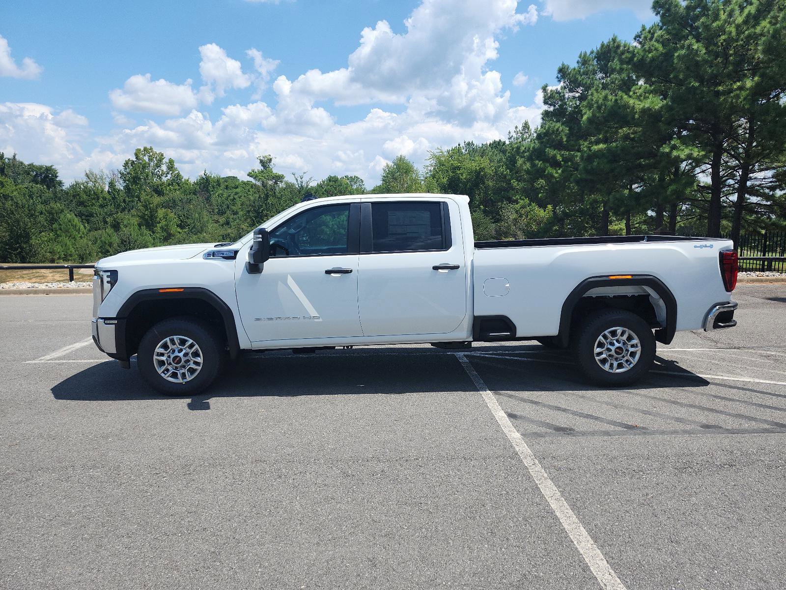 New 2025 GMC Sierra 2500 Pro image 2