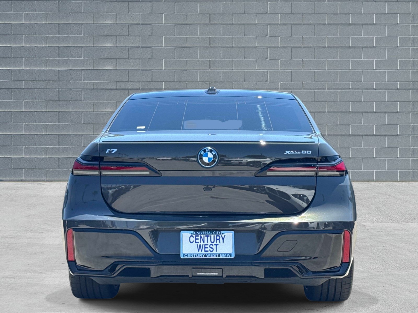 Used 2023 BMW i7 xDrive60 AWD/4WD image 4