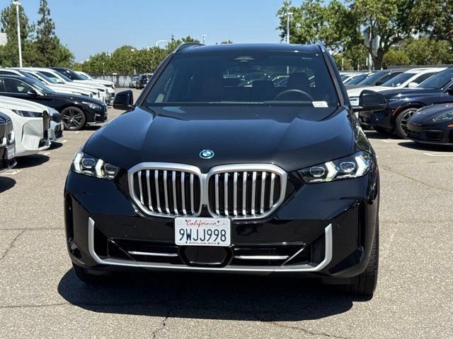 Used 2026 BMW X5 xDrive50e w/ Premium Package AWD/4WD image 3