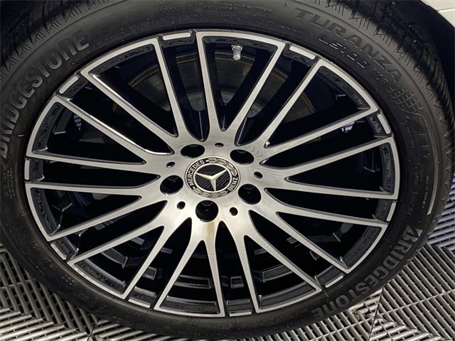 Used 2025 Mercedes-Benz C 300 4MATIC Sedan image 28