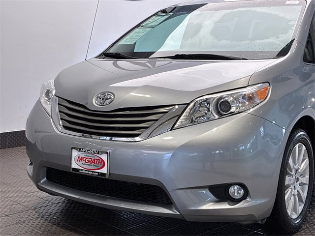 Used 2014 Toyota Sienna XLE image 7