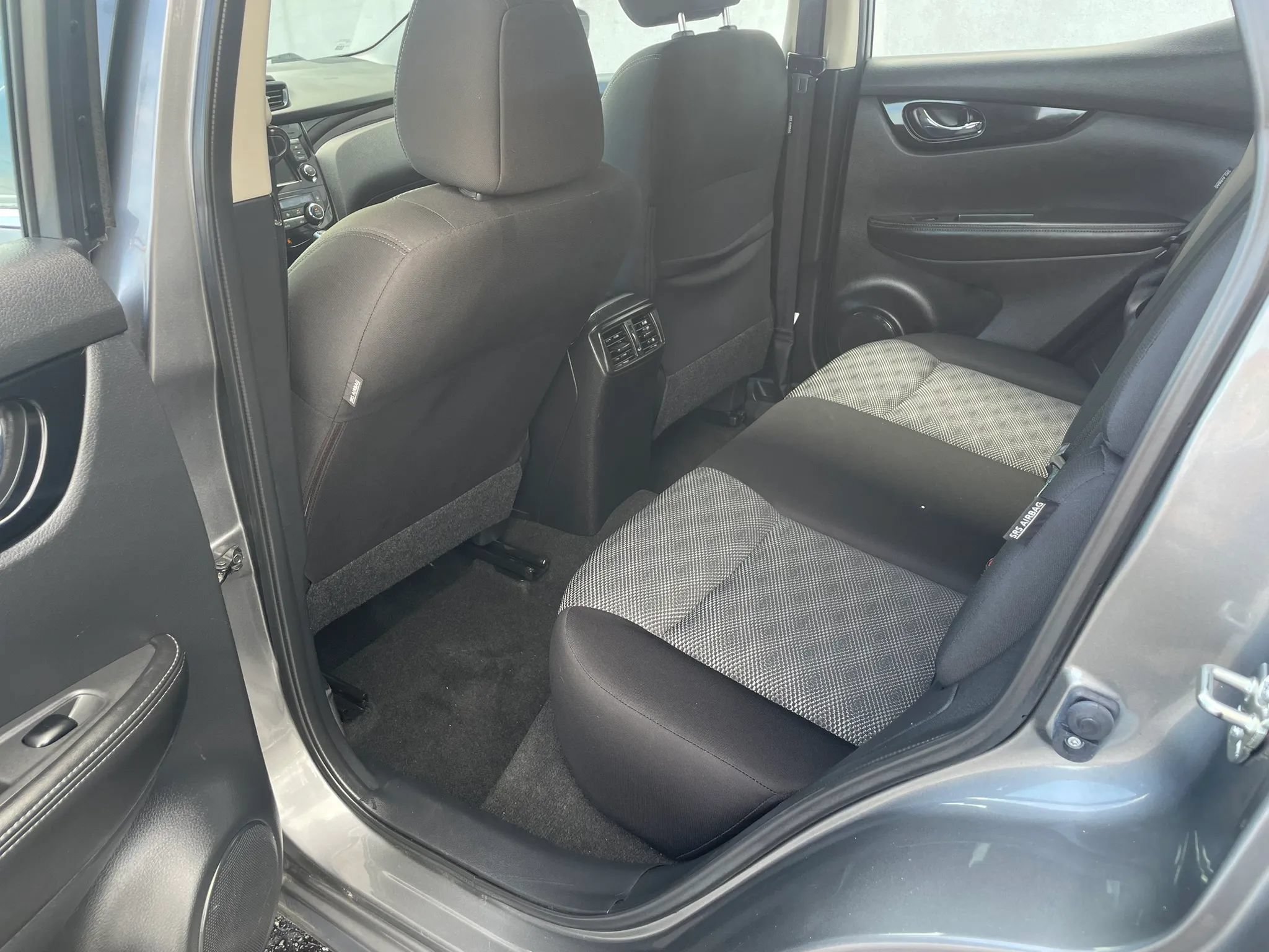 Used 2021 Nissan Rogue Sport SV FWD image 17