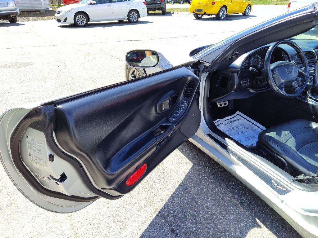 Used 2003 Chevrolet Corvette Convertible w/ Preferred Equipment Group1 image 11