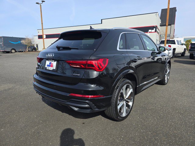 Used 2021 Audi Q3 2.0T Premium Plus w/ Premium Plus Package image 3