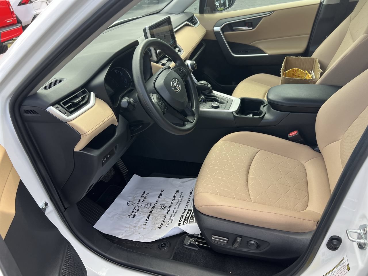 Used 2024 Toyota RAV4 XLE AWD/4WD image 16