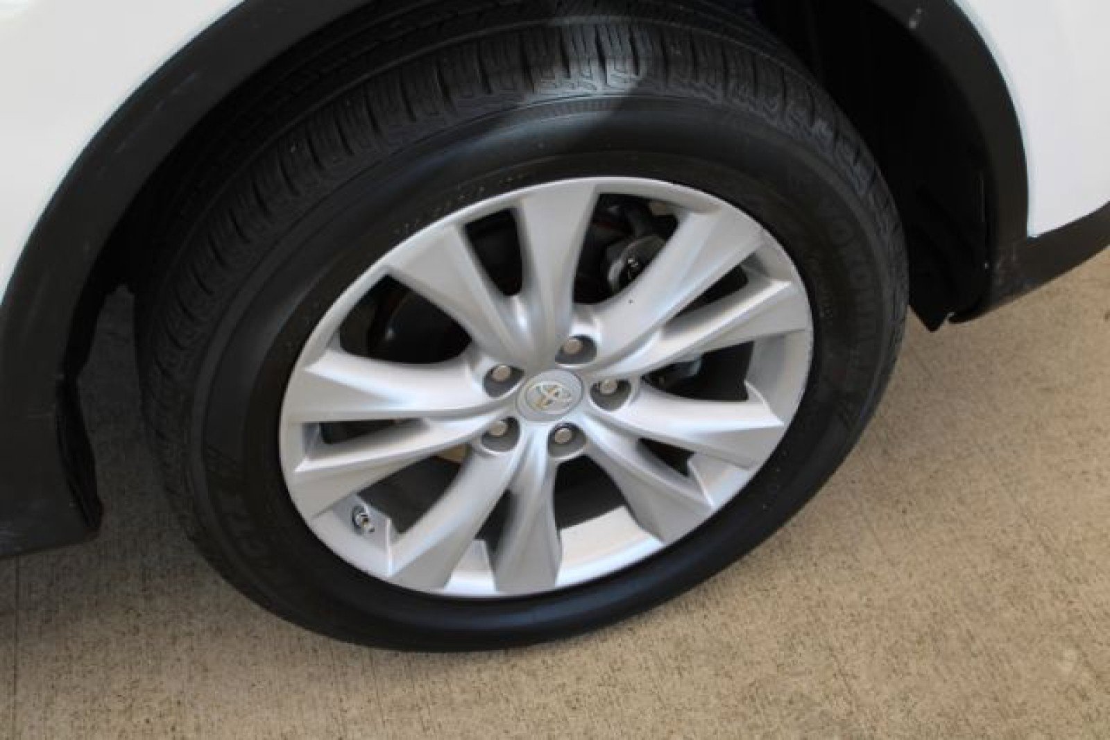 Used 2013 Toyota RAV4 Limited image 25