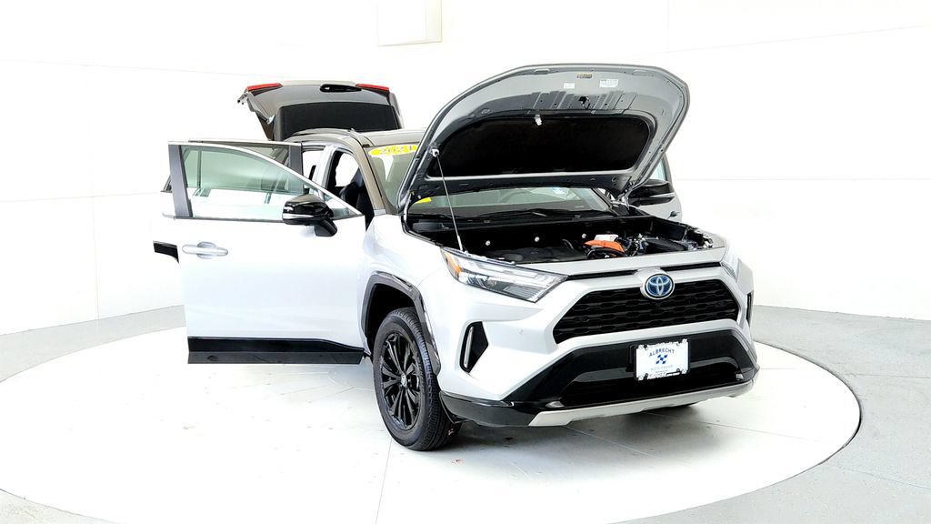 Used 2024 Toyota RAV4 XSE w/ Advanced Technology Package AWD/4WD image 9
