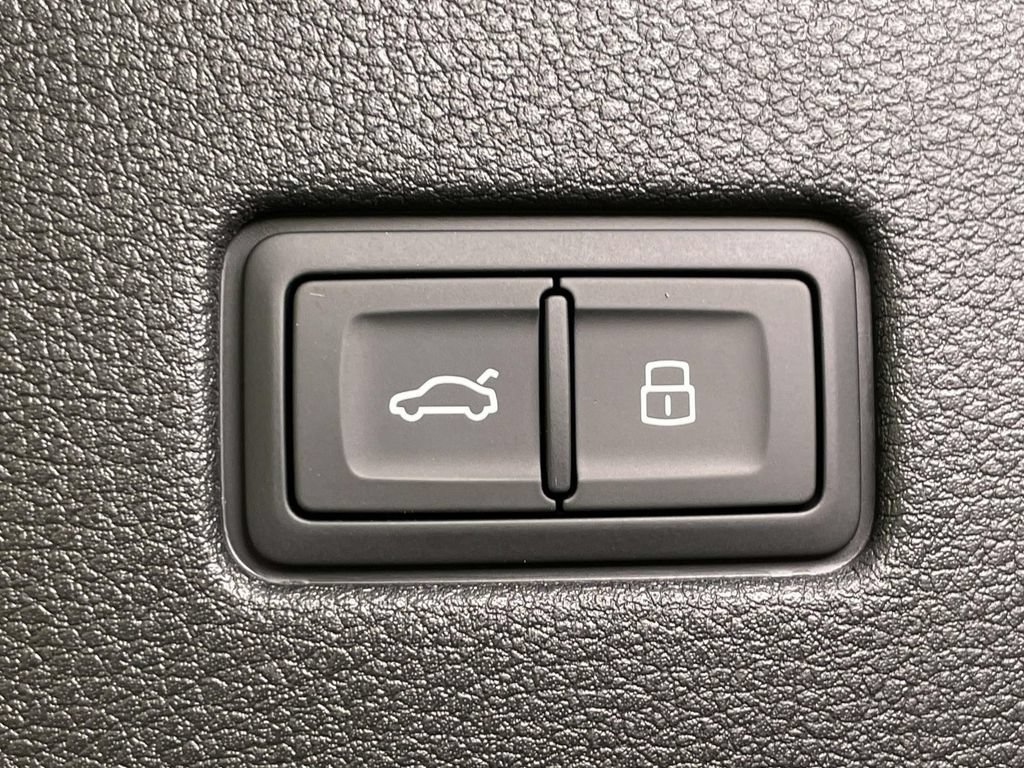 New 2026 Audi SQ8 Prestige AWD/4WD image 21